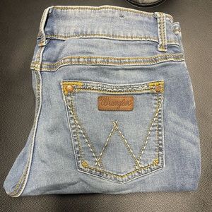 Woman’s Wrangler Retro Jeans